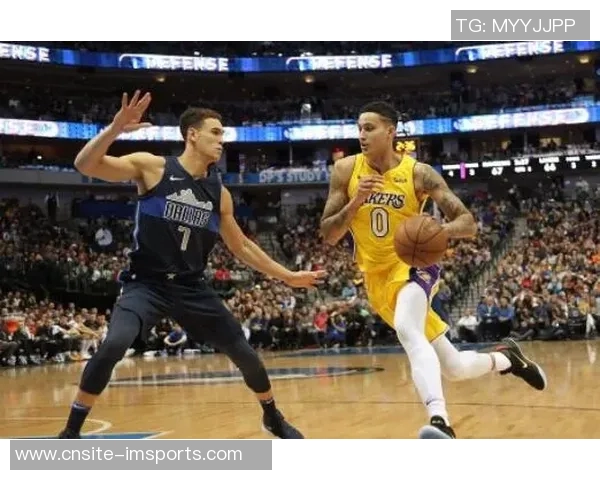 NBA精彩回顾：活塞战胜老鹰独行侠轻松击败篮网勇士力克森林狼展现强劲实力